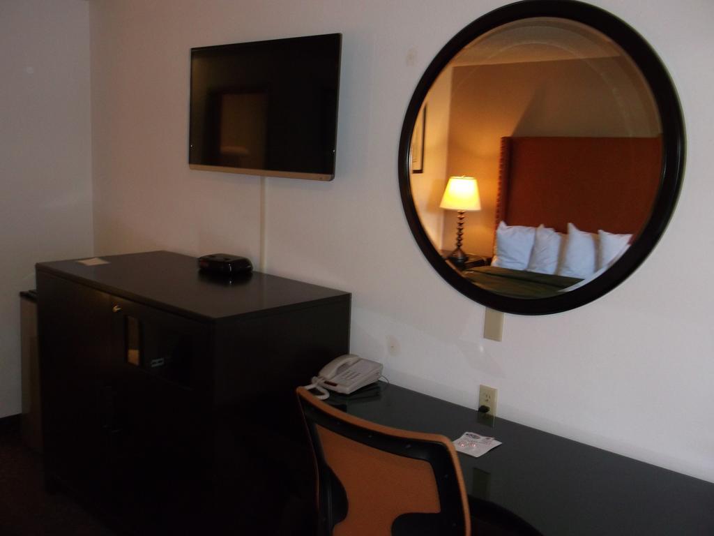 Pepper Tree Inn Beaverton Esterno foto