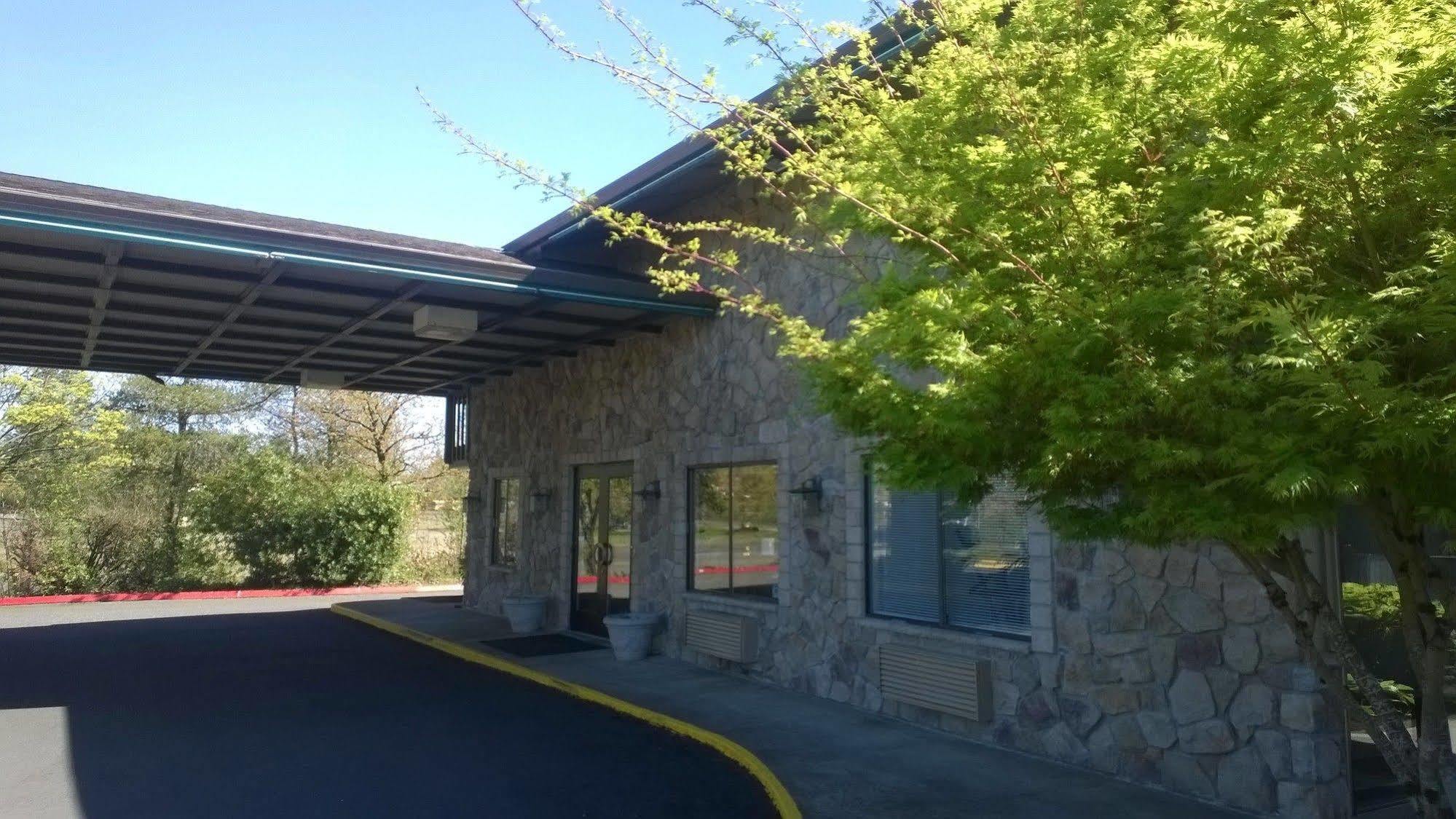 Pepper Tree Inn Beaverton Esterno foto