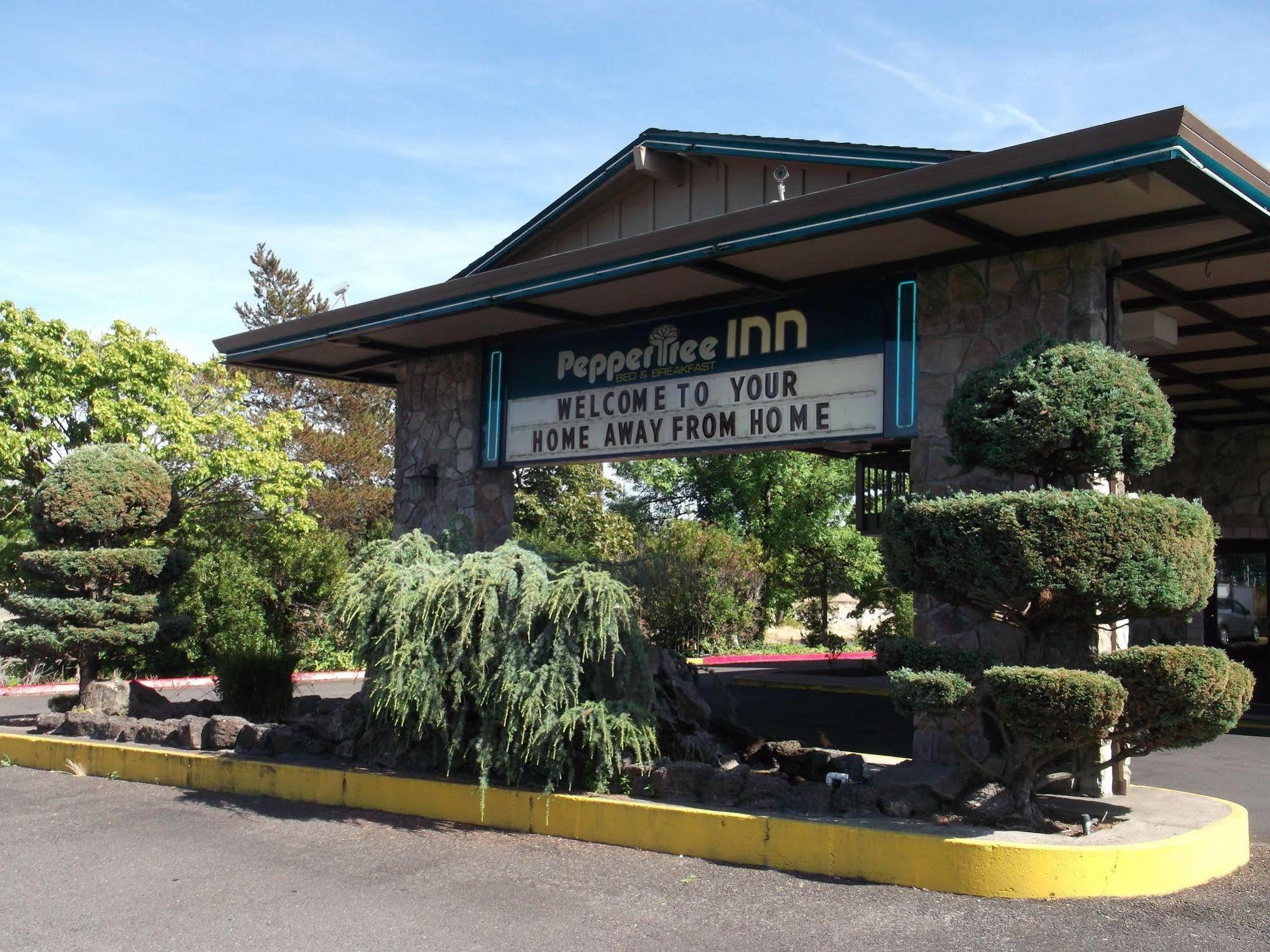 Pepper Tree Inn Beaverton Esterno foto