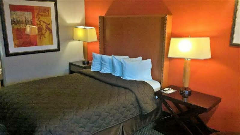 Pepper Tree Inn Beaverton Esterno foto