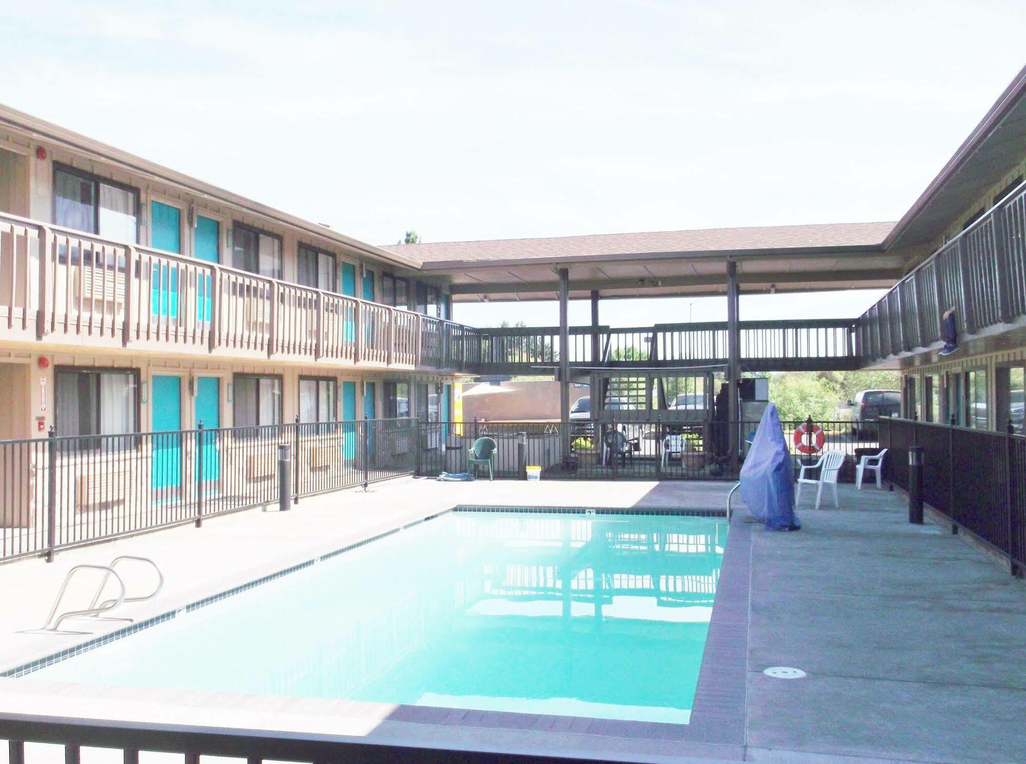 Pepper Tree Inn Beaverton Esterno foto